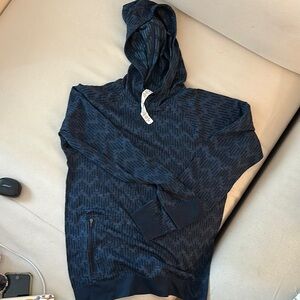 Lululemon women’s lightweight hoodie